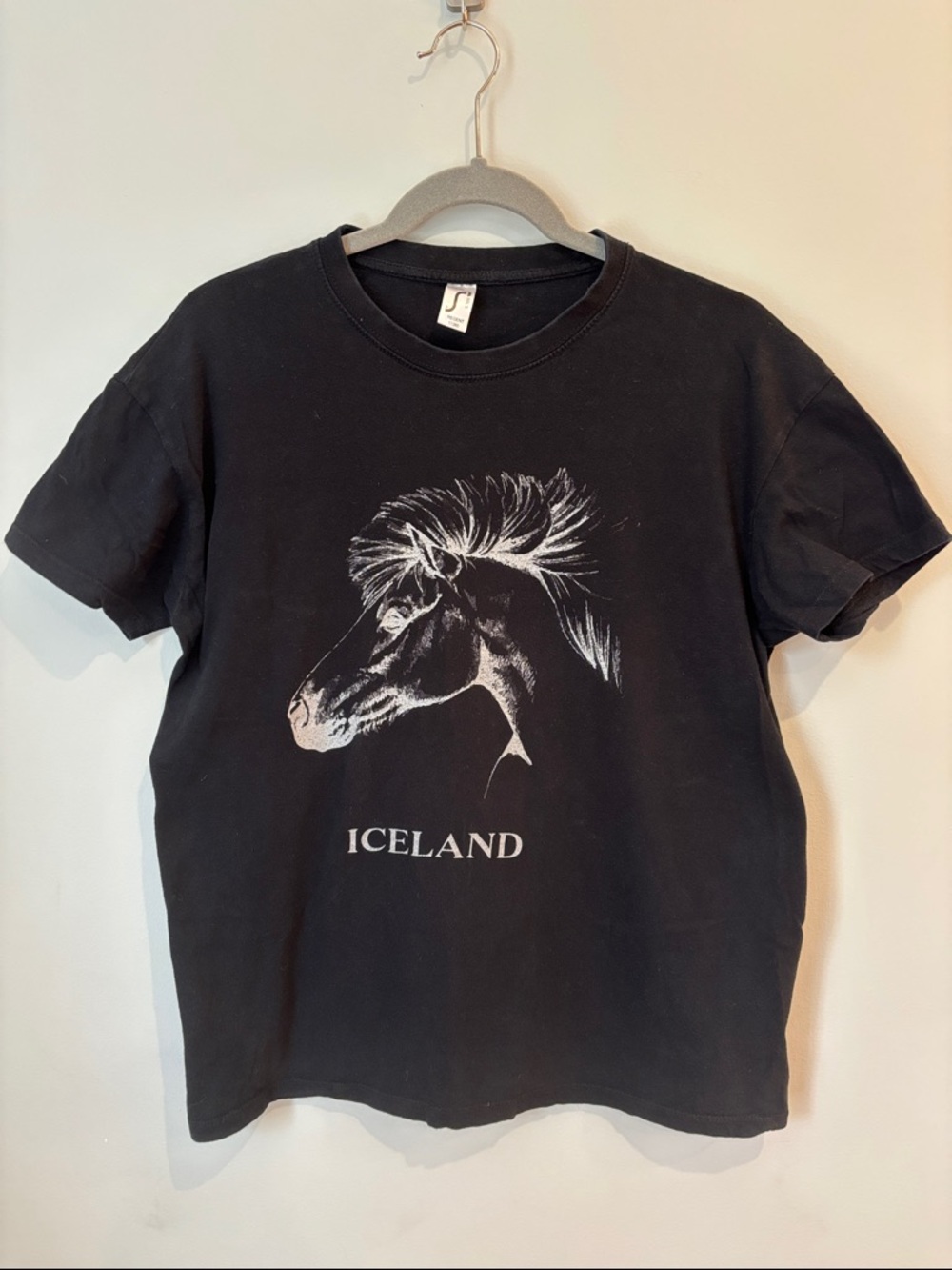 Vintage Style Icelandic Equine Graphic T-shirt - Black Sol’s Regent Tee